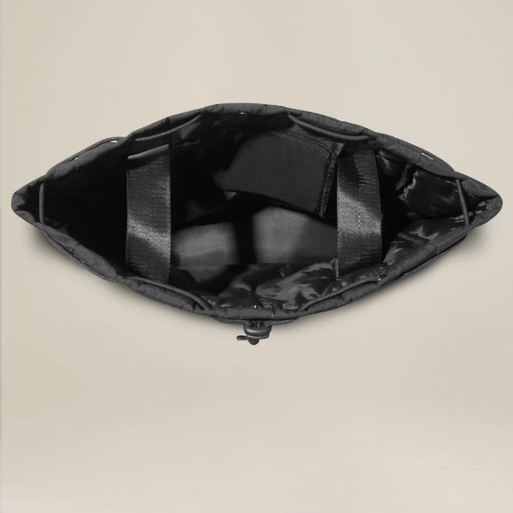 Beyond Yoga Convertible Gym Bag Backpack Black - Picture 4 of 8